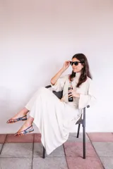 Bailarina destalonada con tejido de algodón trenzado a mano, color naranja, beige y violeta.