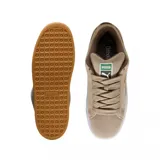 Championes Puma Suede XL color marrón con detalles en blanco y suela de goma color caramelo.