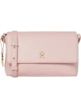 Cartera cruzada color rosa de poliuretano, con cierre de solapa, correa ajustable, detalles distintivos de Tommy Hilfiger e insignia TH metalizada en la parte delantera.