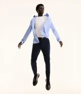 Camisa de vestir celeste en modelo slim fit, con cuello inglés, abotonada adelante, de manga larga con botones en los puños. Confeccionada con tecnología easy care performance que permite mayor elasticidad, secado rápido y menos arrugas.