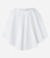 Blusa sin breteles de tricolina blanca, con pliegue delantero y modelo amplio.