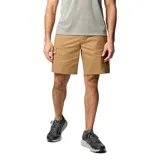 Short cargo color tostado, con bolsillos laterales y traseros.