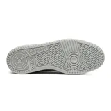 Championes Fila Acd Classic de cuero sintético color blanco con detalles en negro, cordones blancos y suela blanca.