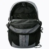 Mochila unisex color naranja y marrón de 22 litros, fabricada en poliéster rip-stop con tratamiento repelente al agua y cobertor impermeable de alta visibilidad. Cuenta con cinturón lumbar, respaldo acolchado con Mesh Foam Core, cinta Daisy chain, bolsillos laterales para botellas, ajuste de cinta de pecho con silbato y bolsillo para llaves en la hombrera.