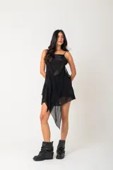 Botas de cuero negras de caña media con botamanga.