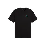 Remera negra de algodón con cuello redondo y manga corta. Estampado pequeño en el pecho con el logo de Puma en color celeste.