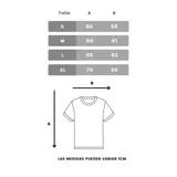 Remera color crema con estampado en la espalda que incluye texto y logo de la marca. Corte boxy fit.