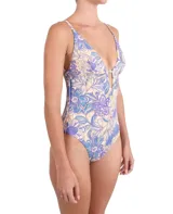 Traje de baño entero con estampado floral en tonos lila, celeste y beige. Tiene breteles finos, escote en V con abertura y detalle de cuentas en el centro.