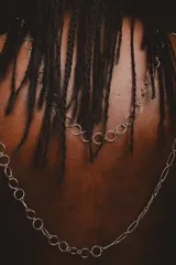 Collar hecho a mano en Plata 925, con diseño de eslabones circulares y rectangulares, de medida regulable.