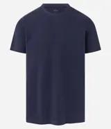 Remera de piqué azul marino de corte regular, cuello redondo con rib superpuesto, mangas cortas y sin estampa.