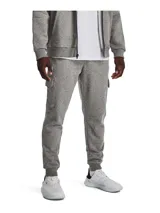 Pantalón de jogging Under Armour Rival Fleece Cargo, color gris melange, con corte ajustado, bolsillos laterales tipo cargo con solapa y puños elásticos.