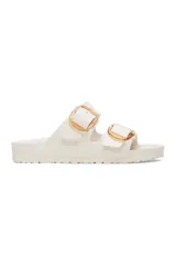 Sandalias Birkenstock Arizona Big Buckle Eva color blanco con hebillas grandes doradas.