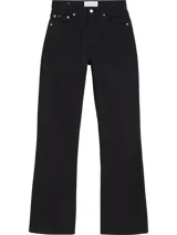 Pantalón de jean negro de tiro alto, corte bootcut y diseño clásico de cinco bolsillos.