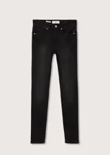 Jeans skinny de tiro bajo color negro.
