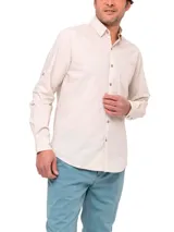 Camisa manga larga de hombre Rkf Galiton color salmón, confeccionada en algodón orgánico. Tiene cuello italiano, calce regular, cierre con botones de madera, bolsillo en el pecho con logo bordado y mangas ajustables con botones.
