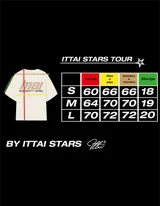 Remera negra de algodón con estampado en la espalda con el logo de la marca en color beige.