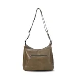 Bandolera marrón de símil cuero con correa larga regulable. Tiene dos bolsillos frontales con cierre, apertura superior con cierre, bolsillos internos con cierre y abiertos, y un bolsillo trasero con cierre.