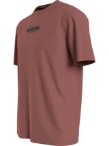 Remera color ladrillo de algodón, con cuello redondo y logo de Calvin Klein estampado en el pecho.