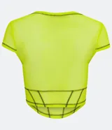 Blusa corta de tul color amarillo neón, con escote redondo y mangas cortas. Presenta pespuntes negros contrastantes y corte ajustado.