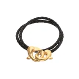 Pulsera de cuero trenzado doble color negro con cierre de mosquetón entrelazado bañado en oro de 18k.