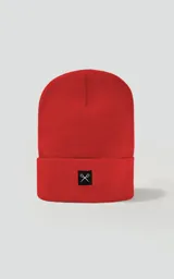 Gorro de lana rojo con logo de tijeras en un recuadro negro.