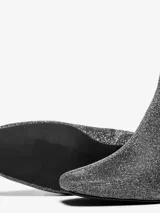 Botas de tacón alto color gris oscuro con brillos, puntera cuadrada y cierre lateral con cremallera.