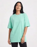 Remerón de manga corta, cuello redondo y calce oversize, color verde agua.