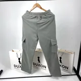 Jogging de algodón extra suave con diseño cargo y cintura elástica.