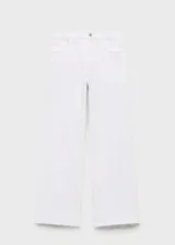 Pantalón de jean blanco de corte wide leg, con tiro alto, cinco bolsillos, trabillas y bajo deshilachado.