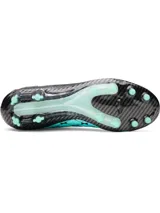 Championes de fútbol Under Armour Magnetico Elite, color negro con detalles en turquesa.