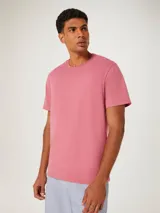 Remera básica de manga corta color azul.