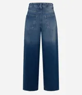 Pantalón wide leg cropped de jeans con tiro alto, trabillas en la cintura, cierre tradicional por botón y cremallera, bolsillos y bajo cortado.