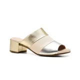 Sandalia mule de cuero con taco bloque, color dorado, blanco y plateado.