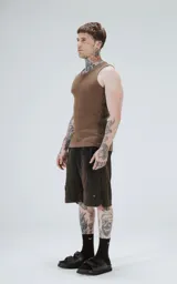 Musculosa marrón de morley con corte slim fit.