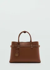 Bolso tipo shopper color marrón con doble asa corta, forro interior y detalle de candado decorativo.