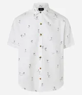 Camisa de viscosa con estampado de palmeras, corte relaxed, cuello inglés, manga corta y botones contrastantes.