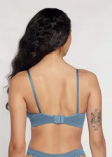 Soutien de microfibra color ladrillo, sin costuras, sin aro y sin copa. Breteles regulables.