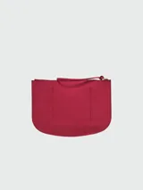 Clutch Longchamp modelo Épure, color marrón cuero, con cierre de broche metálico dorado.