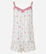 Conjunto de pijama compuesto por una blusa con breteles ajustables y escote en V con encaje, y un short con cintura elástica. Estampado de rayas verticales y flores.
