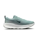 Championes Nike Legend Essential 4, color gris con detalles en blanco y negro.