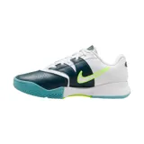 Championes de tenis Nike Court Lite 4, color blanco con detalles en azul marino y celeste.