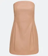 Vestido corto de material sintético color beige, con escote strapless y corte corset.