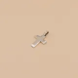 Conjunto de collar con dije de cruz en plata 925.