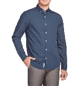 Camisa azul de poplin stretch, de manga larga, con cuello abotonado y calce clásico.