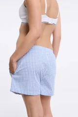 Short de pijama con estampado a cuadros blanco y negro, con cintura elástica.