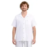 Camisa blanca de manga corta con cuello clásico y bolsillo en el pecho.