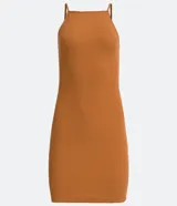 Vestido corto de algodón color naranja, con escote cuadrado y tirantes finos.