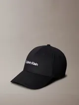 Gorra de béisbol negra con visera curva y logotipo de Calvin Klein bordado en hilo blanco en el panel frontal.