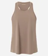 Musculosa deportiva de microfibra color ladrillo, con espalda tipo nadador, escote redondo y perforaciones en toda la prenda.