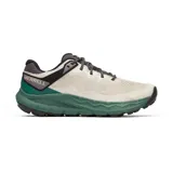 Championes de trail running Merrell Nova 4, color beige con detalles en negro, gris y verde.